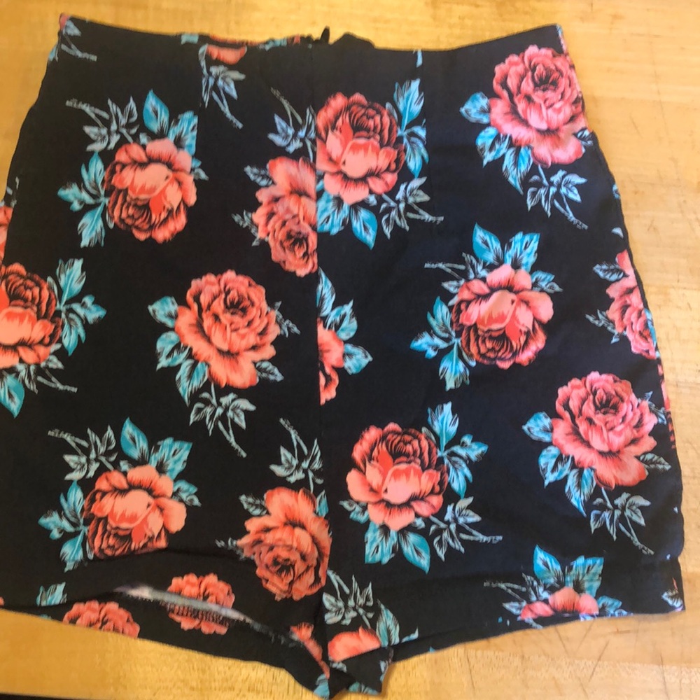 Charlotte Russe S flowered shorts